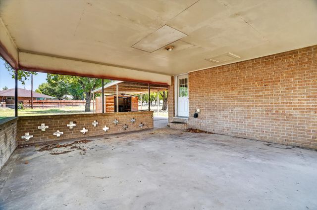 716 Kerry Lane, Azle, TX 76020