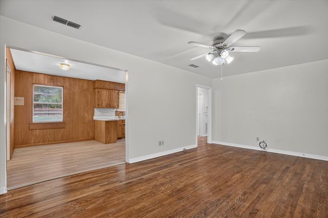 716 Kerry Lane, Azle, TX 76020