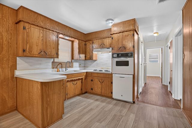 716 Kerry Lane, Azle, TX 76020