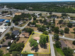 716 Kerry Lane, Azle, TX 76020
