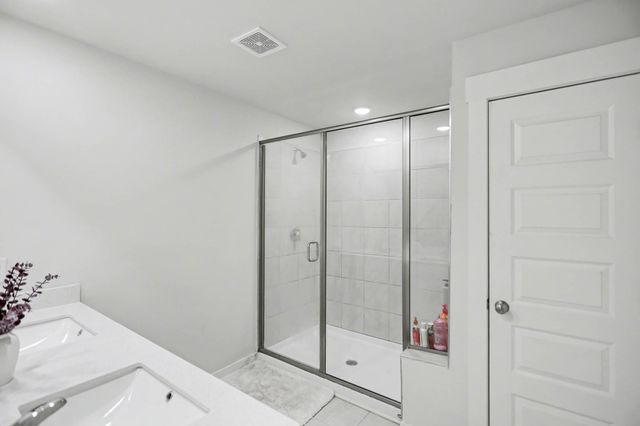 611 Ballard Dr, White House, TN 37188