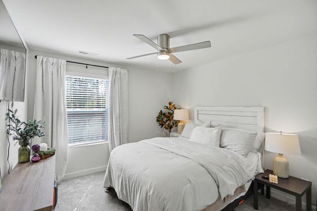 611 Ballard Dr, White House, TN 37188