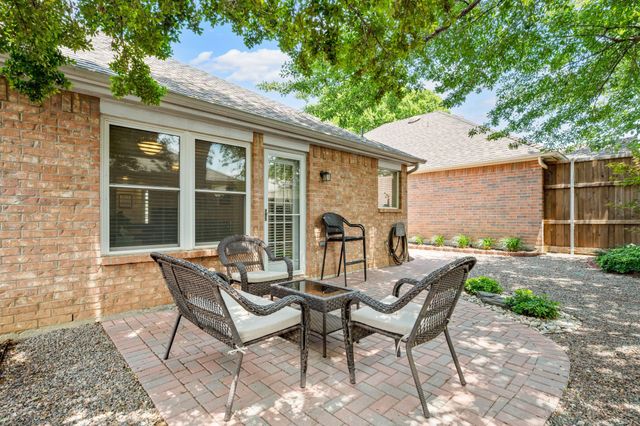 1916 Pine Ridge Drive, Bedford, TX 76021