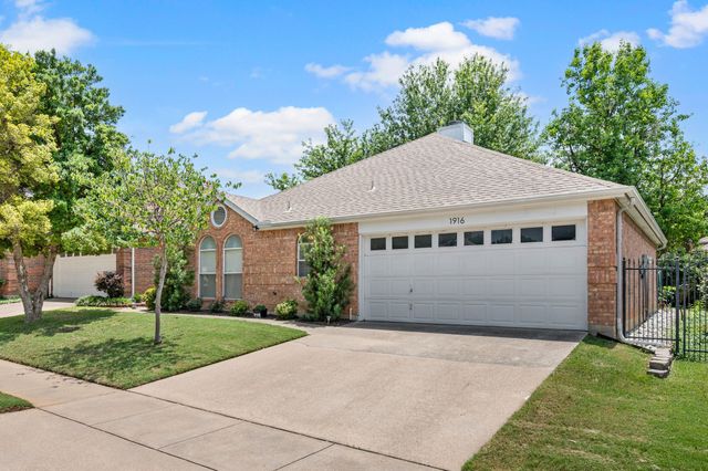 1916 Pine Ridge Drive, Bedford, TX 76021