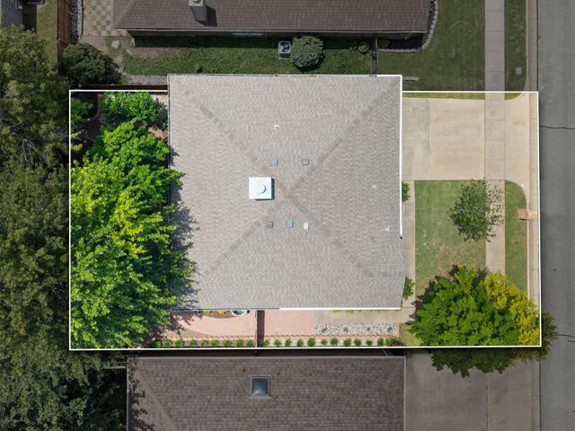 1916 Pine Ridge Drive, Bedford, TX 76021