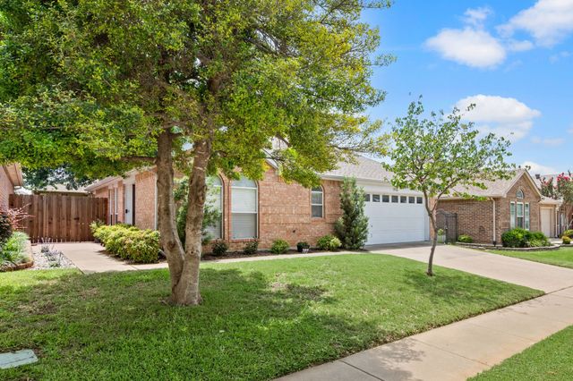 1916 Pine Ridge Drive, Bedford, TX 76021