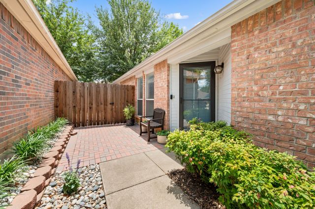 1916 Pine Ridge Drive, Bedford, TX 76021