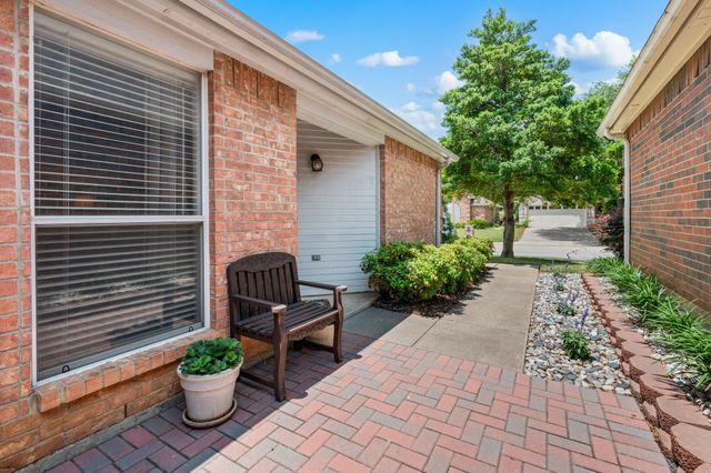 1916 Pine Ridge Drive, Bedford, TX 76021