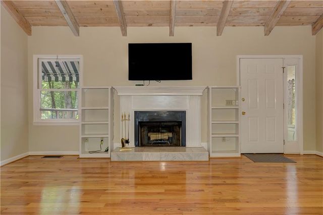 24 Sal Mountain Way, Cleveland, GA 30571