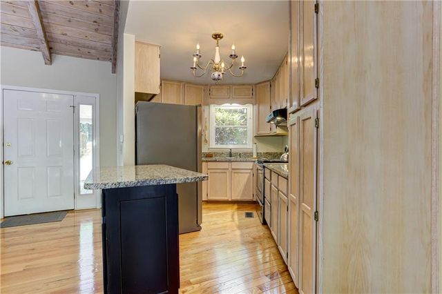 24 Sal Mountain Way, Cleveland, GA 30571