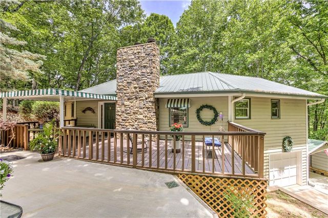 24 Sal Mountain Way, Cleveland, GA 30571