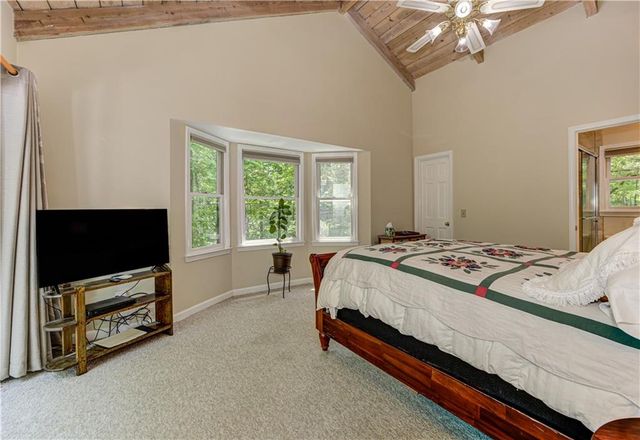 24 Sal Mountain Way, Cleveland, GA 30571