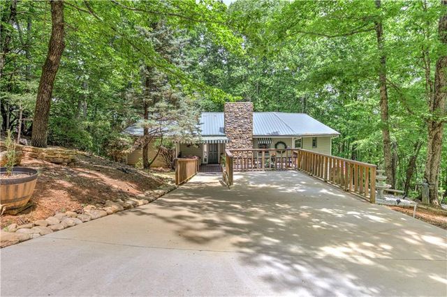24 Sal Mountain Way, Cleveland, GA 30571