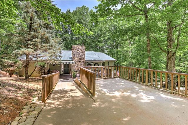 24 Sal Mountain Way, Cleveland, GA 30571