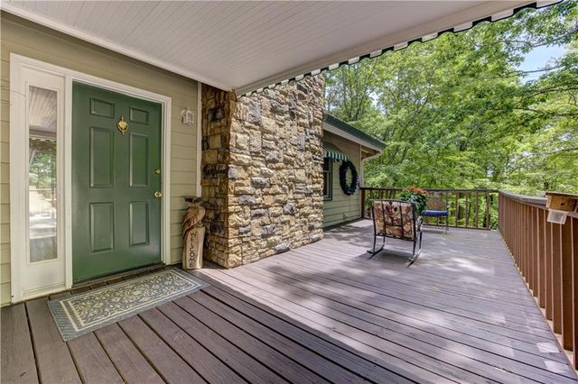 24 Sal Mountain Way, Cleveland, GA 30571