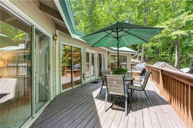 24 Sal Mountain Way, Cleveland, GA 30571
