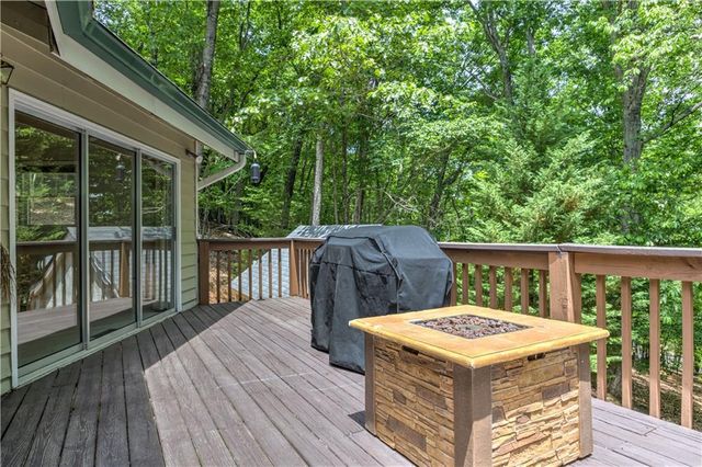 24 Sal Mountain Way, Cleveland, GA 30571