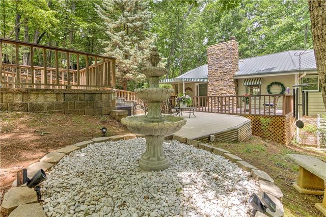 24 Sal Mountain Way, Cleveland, GA 30571