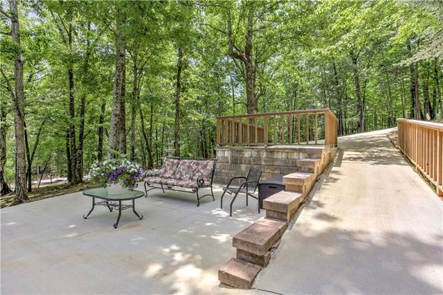24 Sal Mountain Way, Cleveland, GA 30571