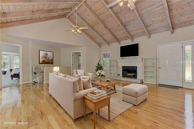 24 Sal Mountain Way, Cleveland, GA 30571