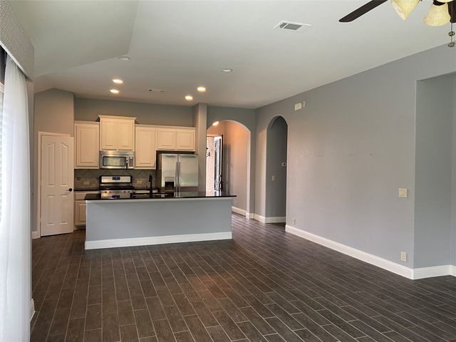 517 Kelvington Drive, Anna, TX 75409