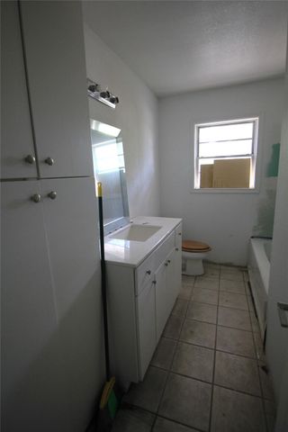7946 Glenlea Street, Houston, TX 77061