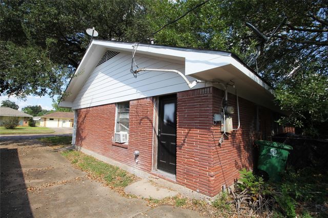 7946 Glenlea Street, Houston, TX 77061
