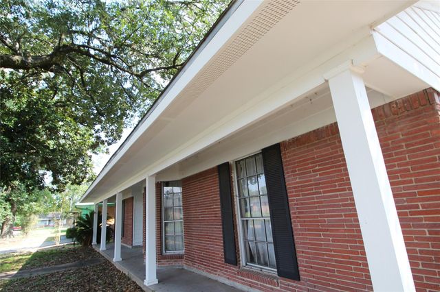 7946 Glenlea Street, Houston, TX 77061