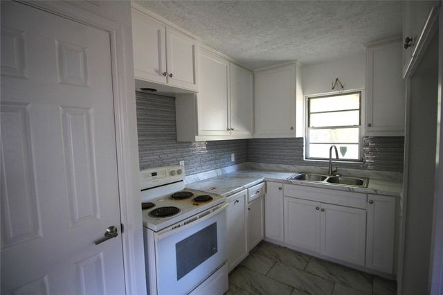 7946 Glenlea Street, Houston, TX 77061