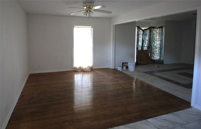 7946 Glenlea Street, Houston, TX 77061