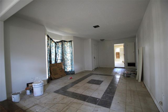 7946 Glenlea Street, Houston, TX 77061