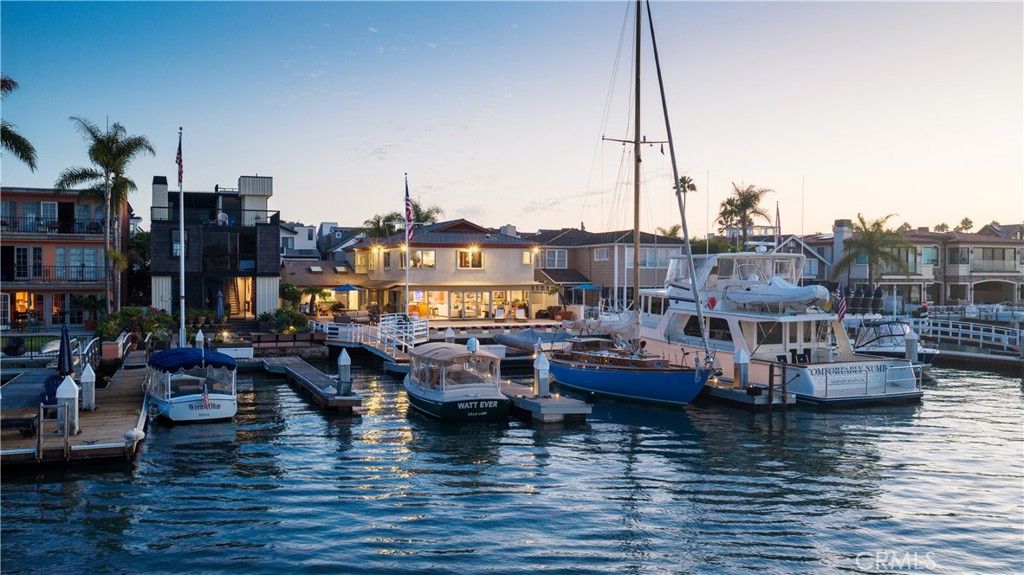 1114 E Balboa Boulevard, Newport Beach, CA 92661 — exterior