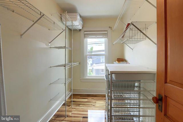 9 S WASHINGTON ST, Mechanicsburg, PA 17055