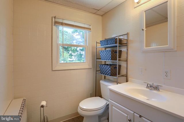 9 S WASHINGTON ST, Mechanicsburg, PA 17055