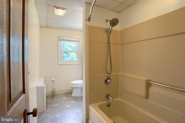 9 S WASHINGTON ST, Mechanicsburg, PA 17055