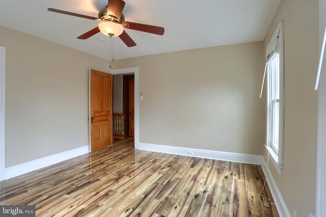 9 S WASHINGTON ST, Mechanicsburg, PA 17055