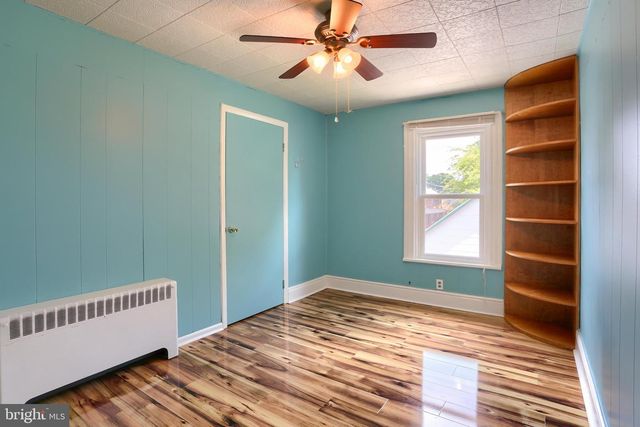 9 S WASHINGTON ST, Mechanicsburg, PA 17055
