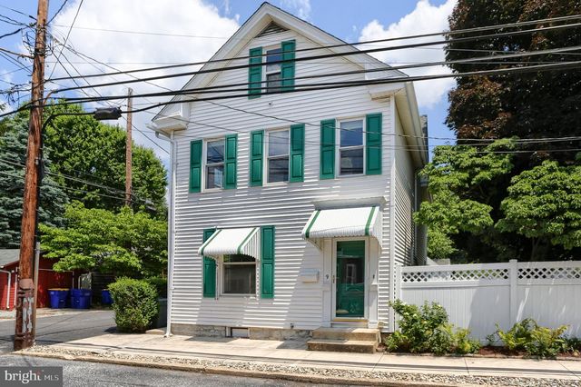 9 S WASHINGTON ST, Mechanicsburg, PA 17055