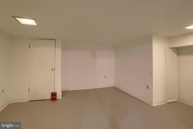9 S WASHINGTON ST, Mechanicsburg, PA 17055