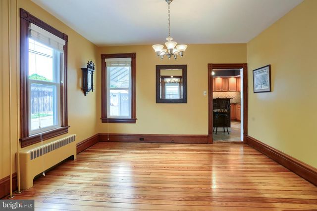 9 S WASHINGTON ST, Mechanicsburg, PA 17055