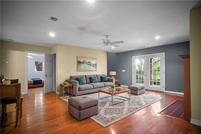 104 Lake Road, Springdale, AR 72764