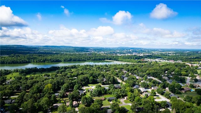 104 Lake Road, Springdale, AR 72764