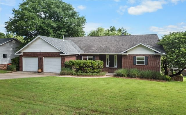 104 Lake Road, Springdale, AR 72764