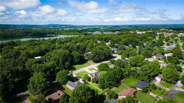 104 Lake Road, Springdale, AR 72764