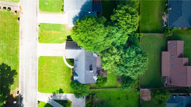 104 Lake Road, Springdale, AR 72764