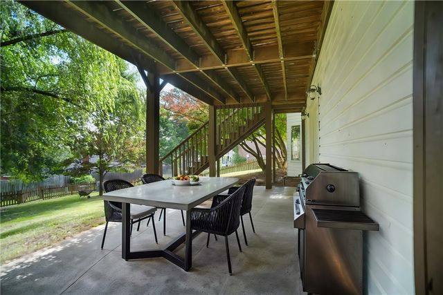 104 Lake Road, Springdale, AR 72764