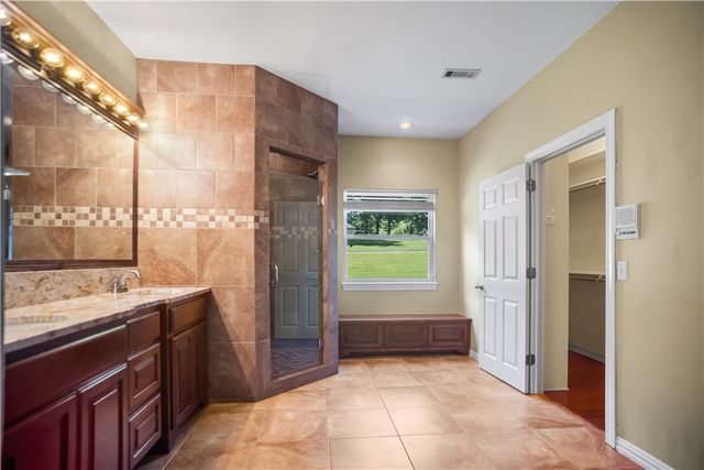 104 Lake Road, Springdale, AR 72764