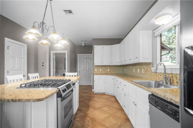 104 Lake Road, Springdale, AR 72764