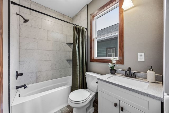 160 N George Street, North Liberty, IA 52317