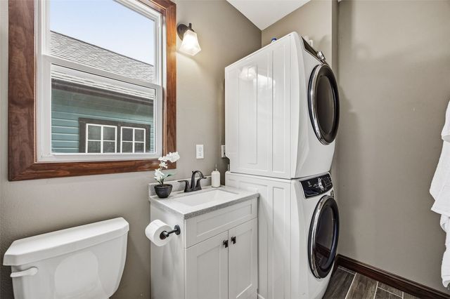 160 N George Street, North Liberty, IA 52317